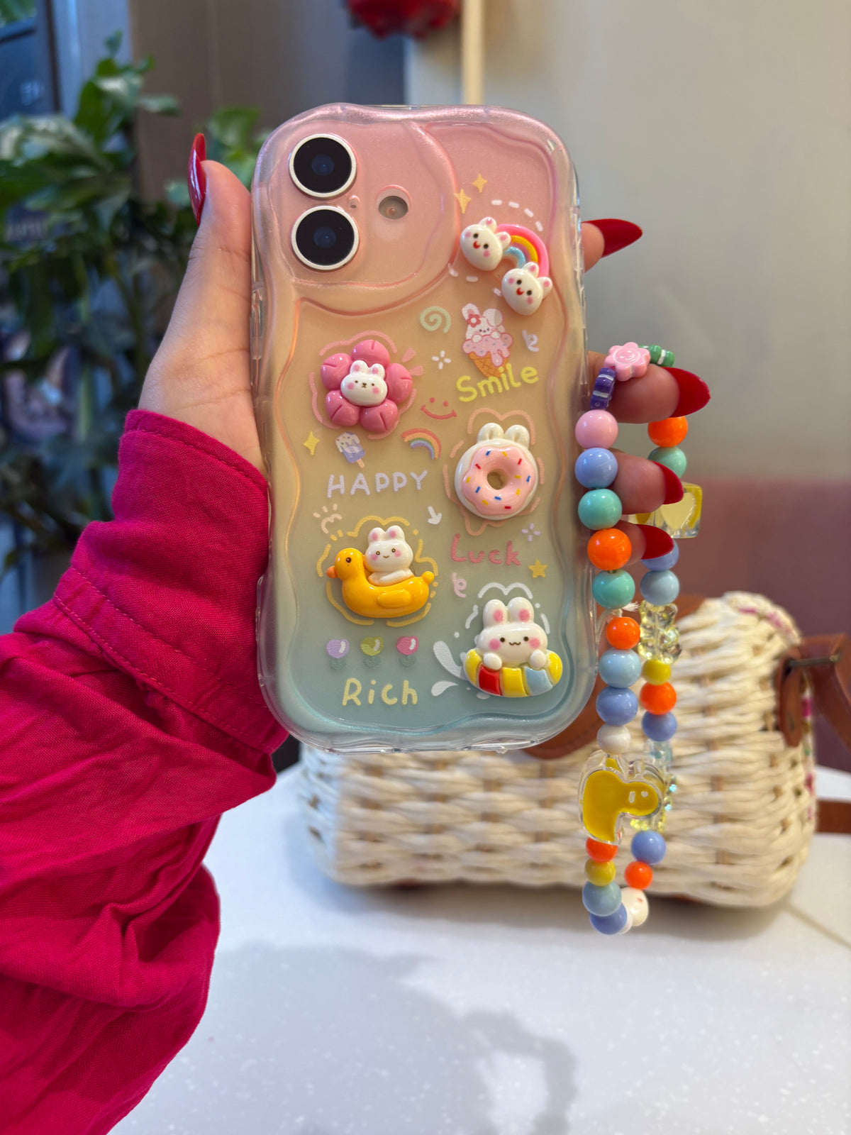 Curvy Edge Clear iPhone Case with Charm – Trendy & Protective